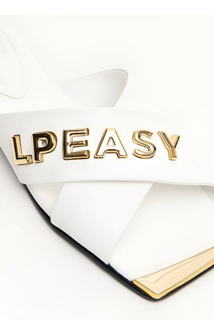 Sandalia Rasteira Couro Com Biqueira Dourada Lança Perfume