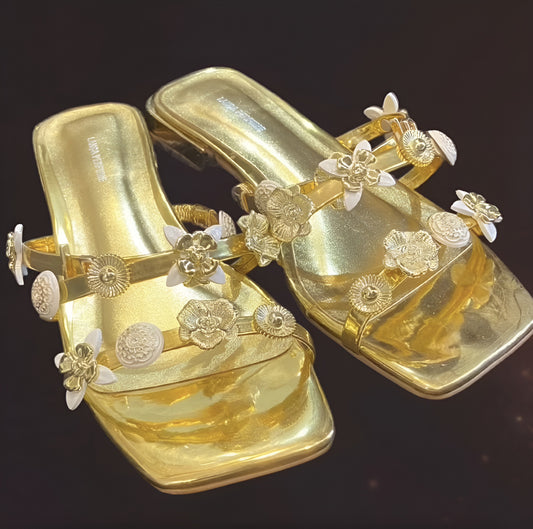 Lança Perfume Sandália Rasteira Com Aplicações De Flores