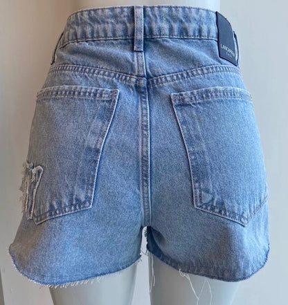Short Lança Perfume Jeans Bordado Nas Laterais