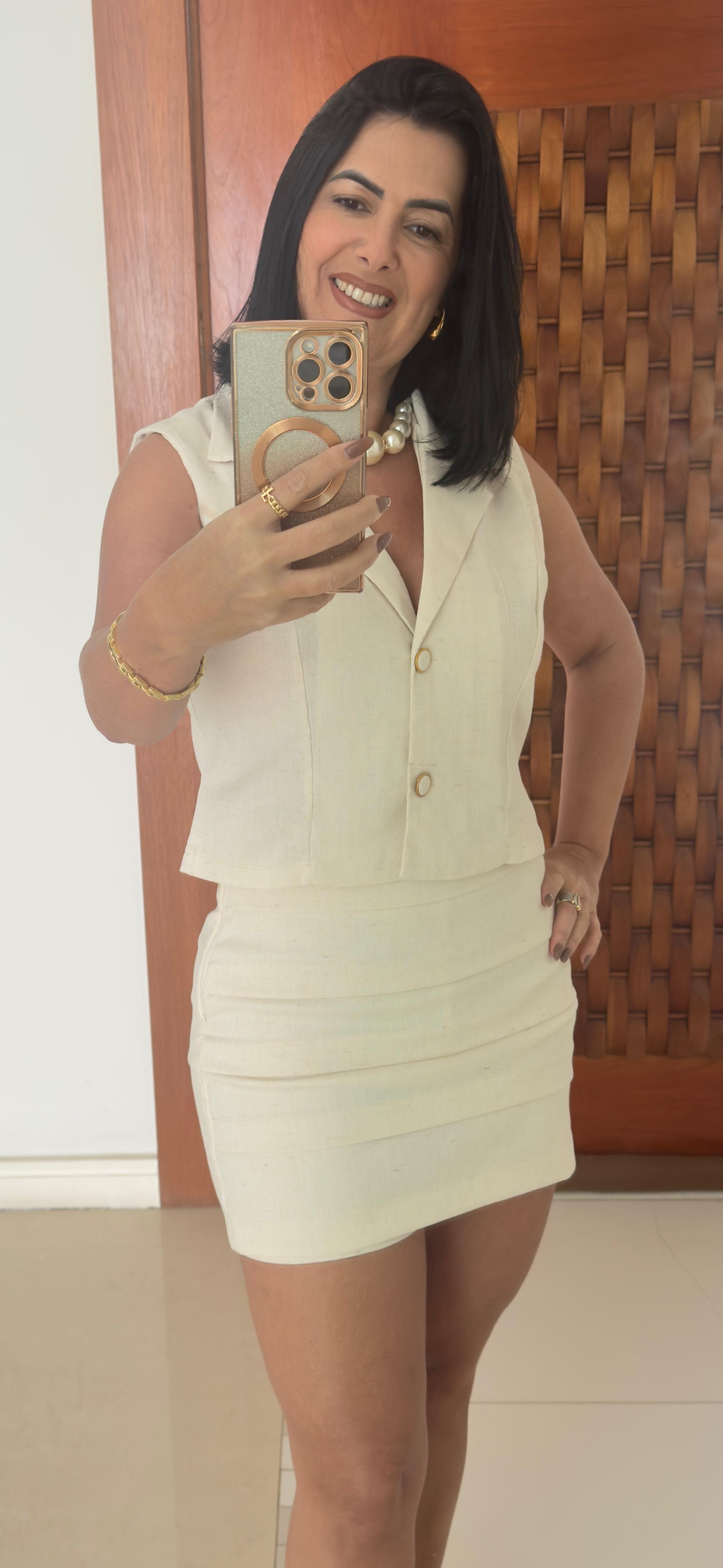 Conjunto Alfaiataria Off-White Com Short Saia – Elegância Casual