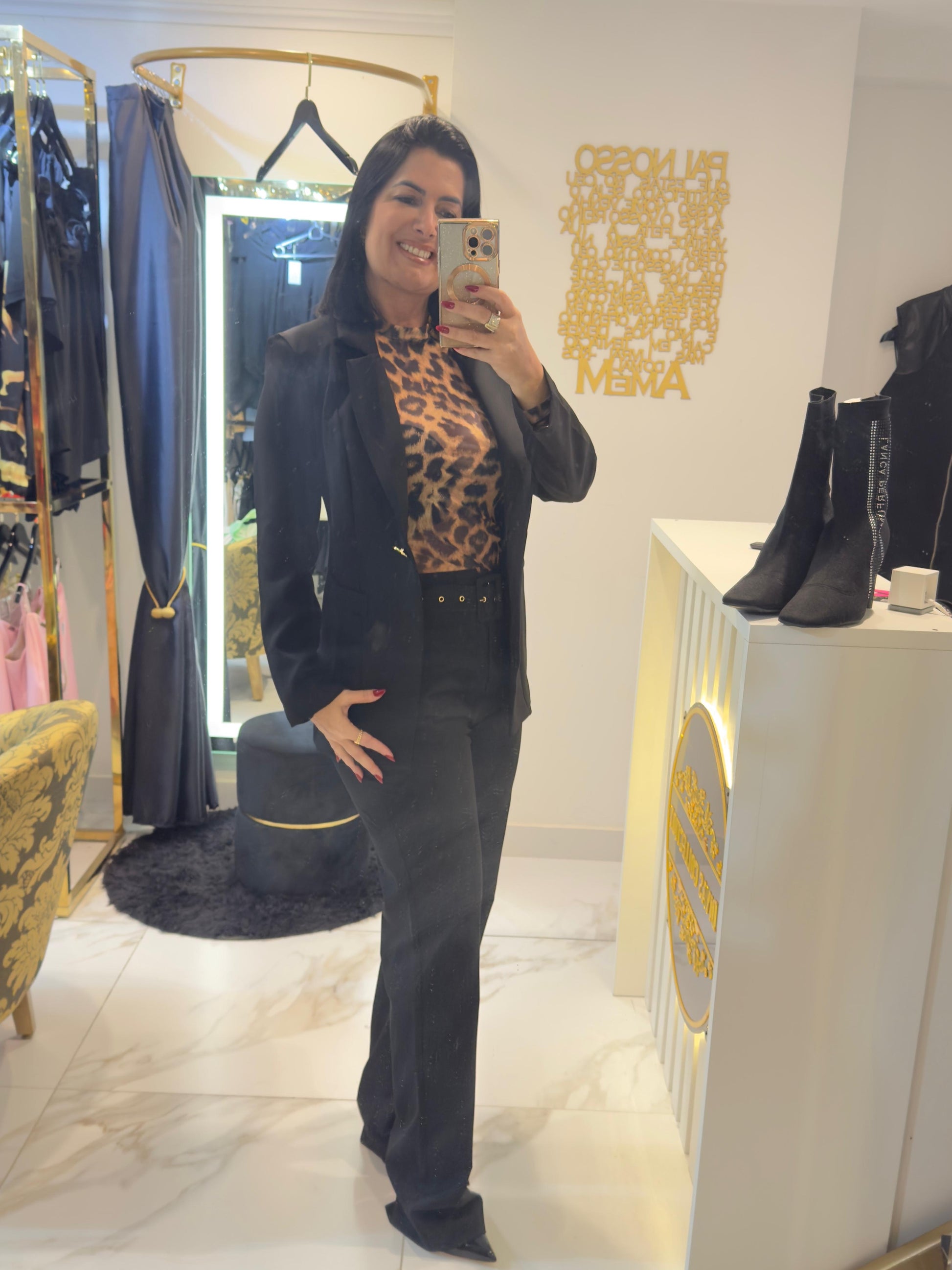 Look maravilhoso em Alfaiataria com Tule Oncinha