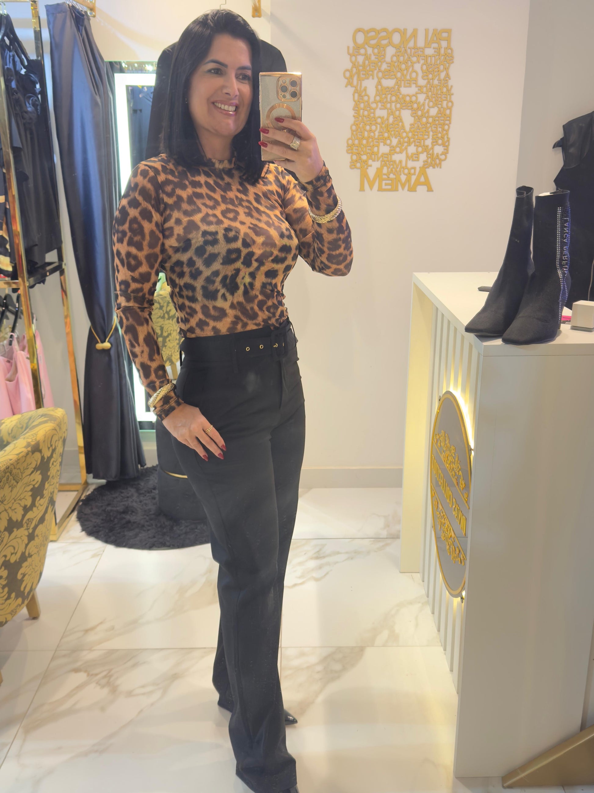 Look maravilhoso em Alfaiataria com Tule Oncinha